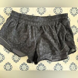 Lululemon Hotty hot 2.5 inch inseam. Women's Black Patterned Shorts